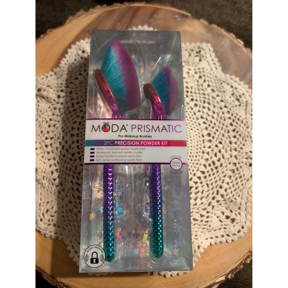 NIB MODA Prismatic Pro Makeup Brushes 2PC Precision Powder Kit Oval Brushes